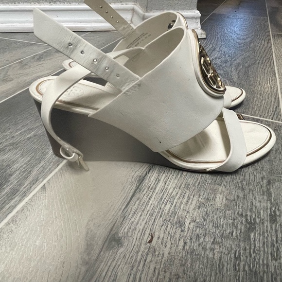 Tory Burch White Sandals with Logo Accent - Picture 8 of 13